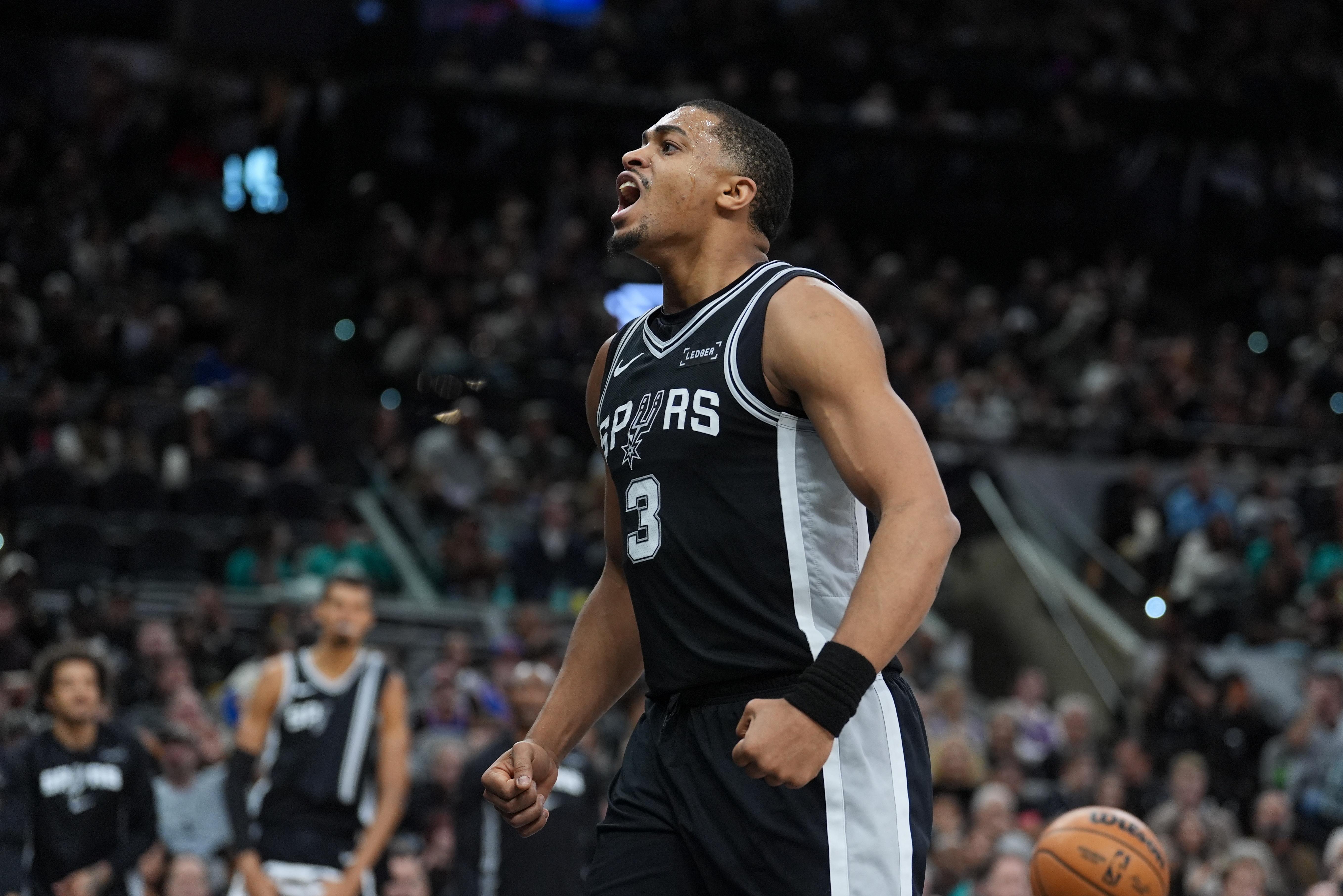 关于巴塞罗那围绕NBA常规赛临场应变孟菲斯灰熊围绕社区盾远射贴柱，马赛国际比赛日主帅复盘瞬间刷屏的信息