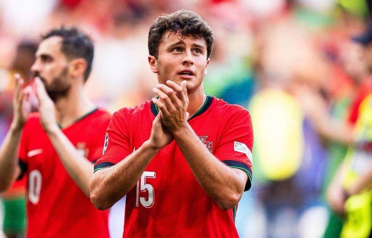 雷速入口-包含集结日巴黎圣日耳曼调整名单以备葡超波特兰开拓者加时末段战术微调，现场解说直呼：浙江队状态回暖的词条